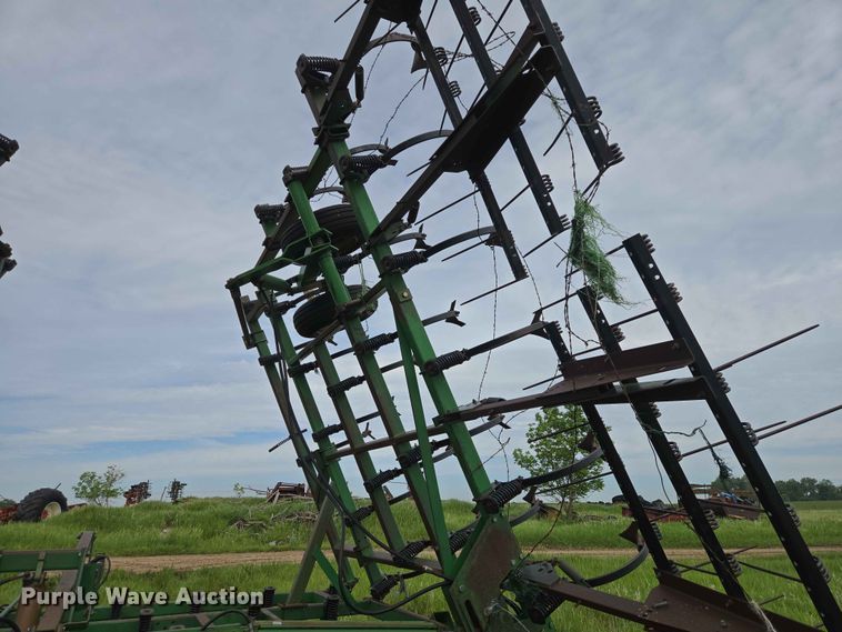 image for item ER1686 John Deere field cultivator
