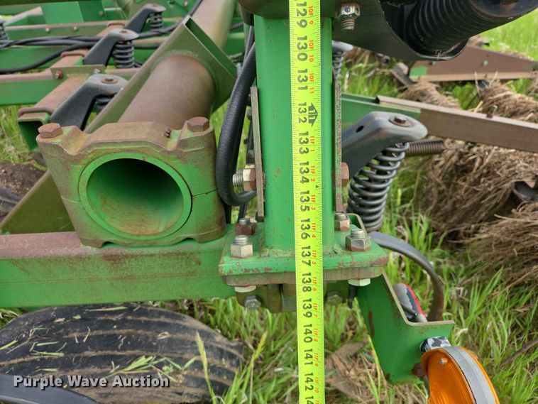 image for item ER1686 John Deere field cultivator