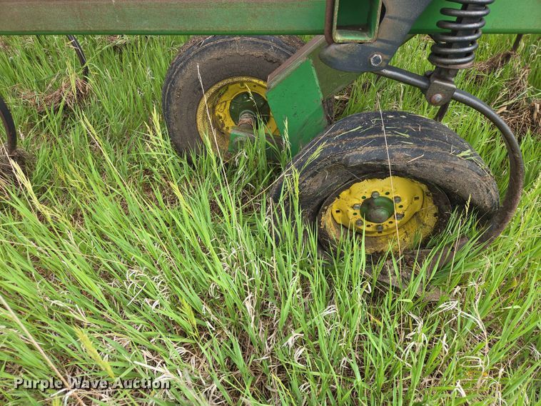 image for item ER1686 John Deere field cultivator