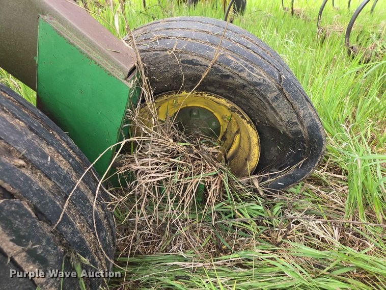 image for item ER1686 John Deere field cultivator