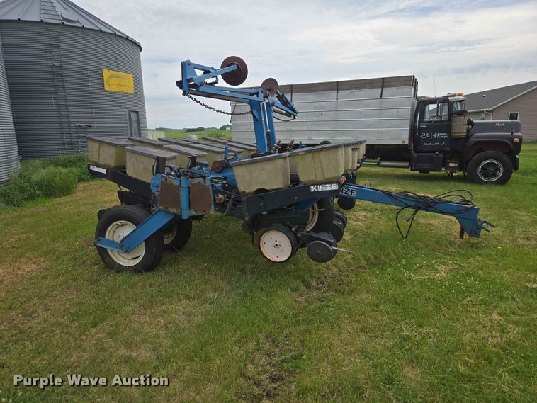 image for item ER1688 Kinze EF planter