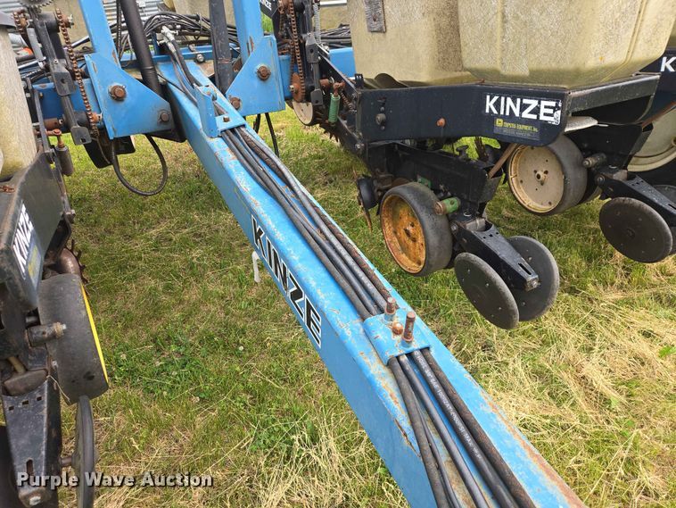 image for item ER1688 Kinze EF planter