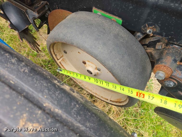 image for item ER1688 Kinze EF planter