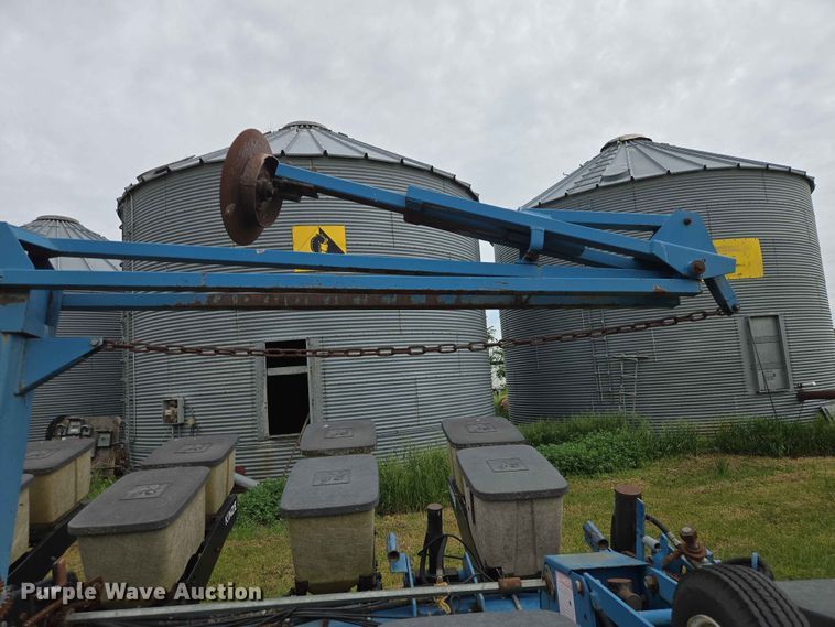 image for item ER1688 Kinze EF planter