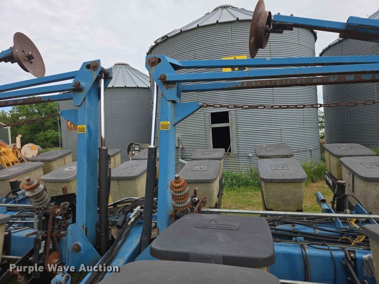 image for item ER1688 Kinze EF planter
