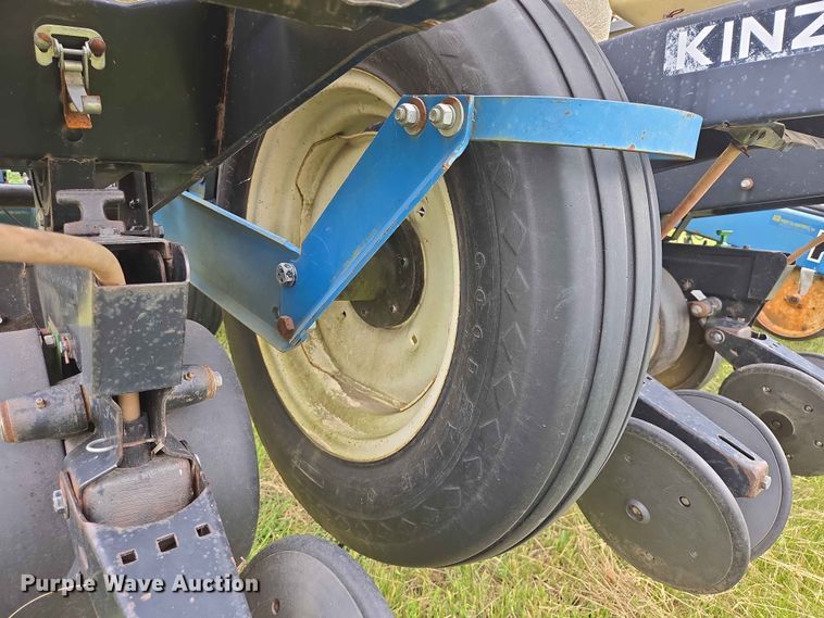 image for item ER1688 Kinze EF planter