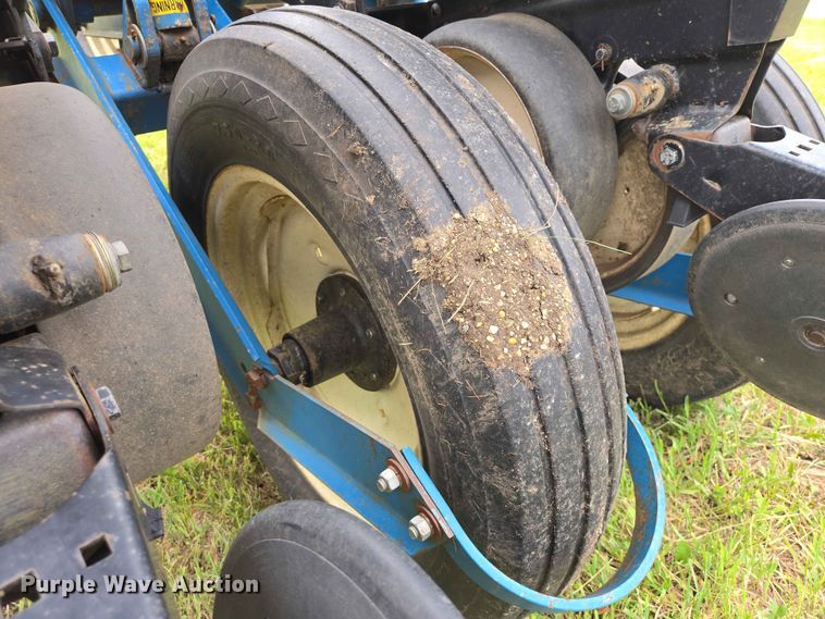 image for item ER1688 Kinze EF planter