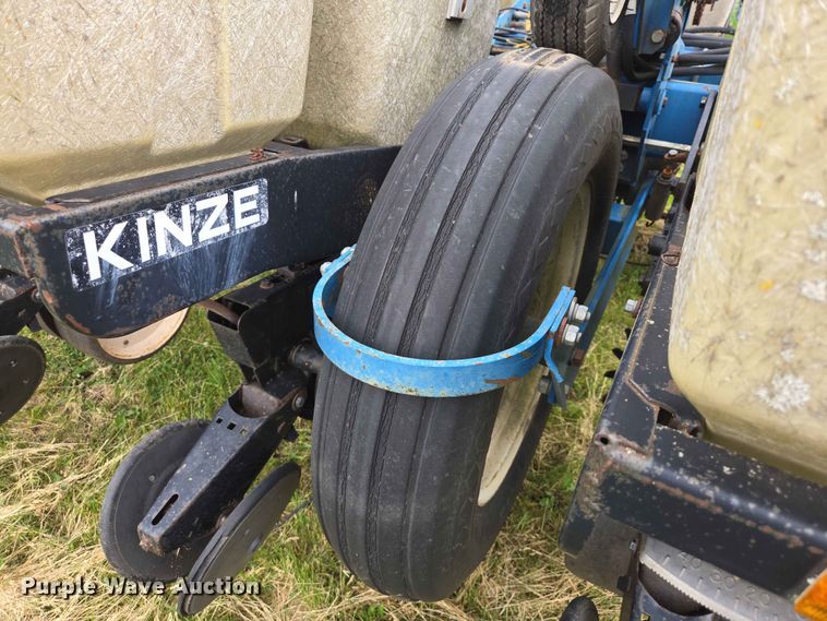 image for item ER1688 Kinze EF planter