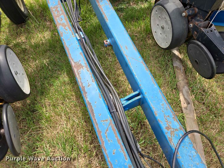 image for item ER1693 Kinze 2200 planter