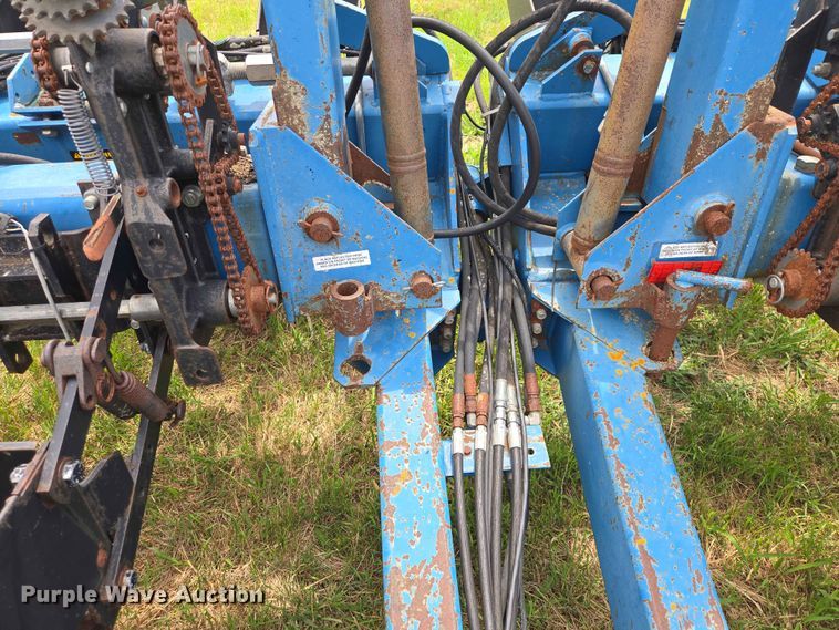 image for item ER1693 Kinze 2200 planter