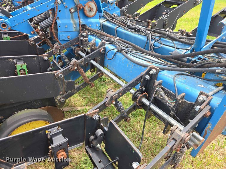 image for item ER1693 Kinze 2200 planter