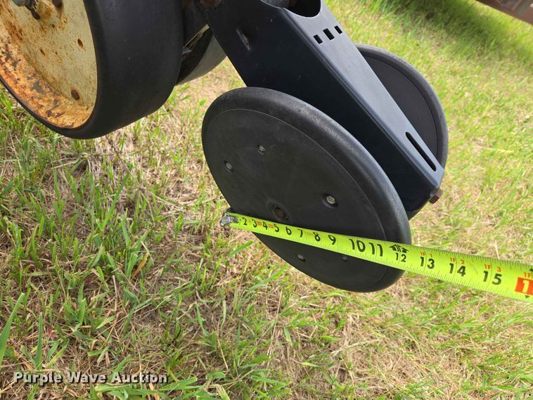 image for item ER1693 Kinze 2200 planter