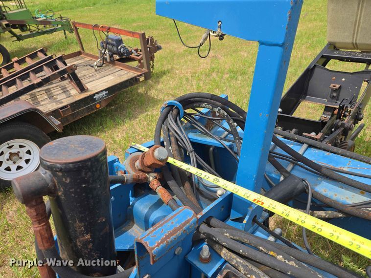 image for item ER1693 Kinze 2200 planter