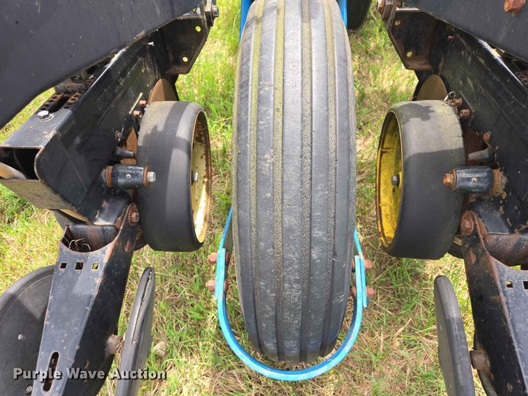 image for item ER1693 Kinze 2200 planter