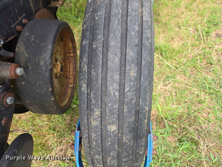 image for item ER1693 Kinze 2200 planter
