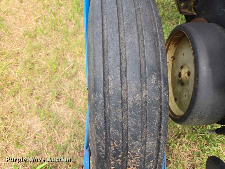 image for item ER1693 Kinze 2200 planter