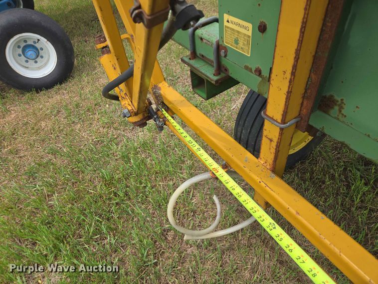 image for item ER1695 John Deere 250 sprayer