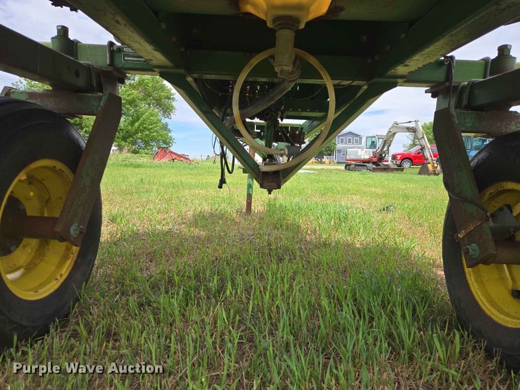 image for item ER1695 John Deere 250 sprayer