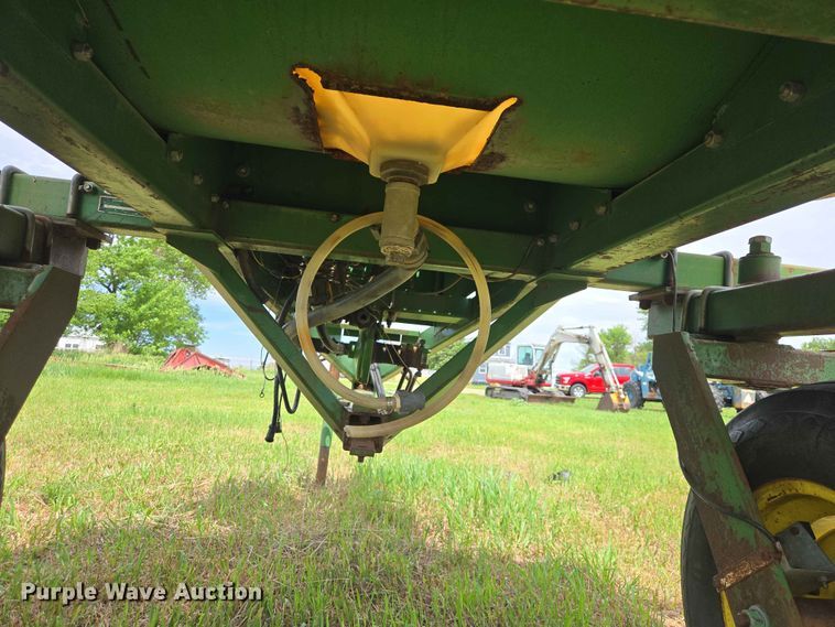 image for item ER1695 John Deere 250 sprayer