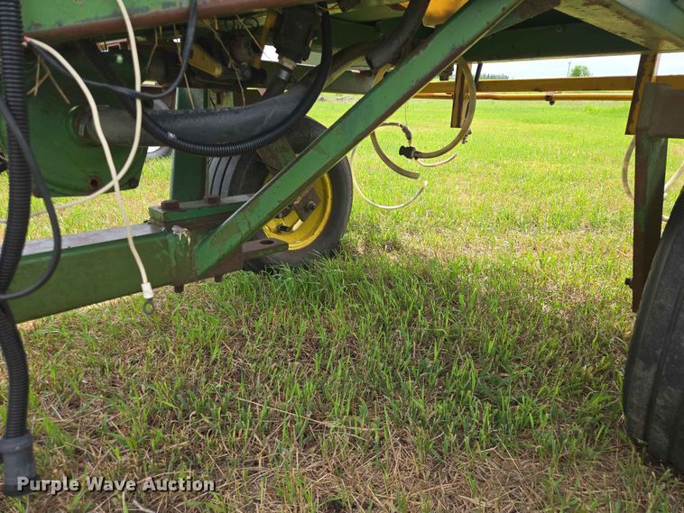 image for item ER1695 John Deere 250 sprayer