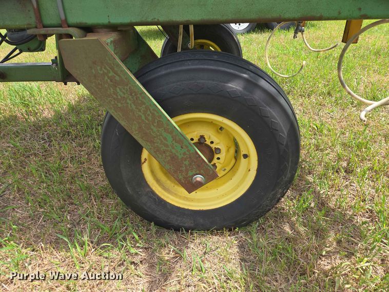 image for item ER1695 John Deere 250 sprayer