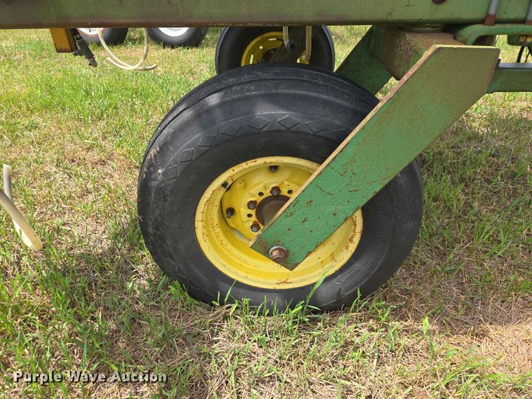image for item ER1695 John Deere 250 sprayer