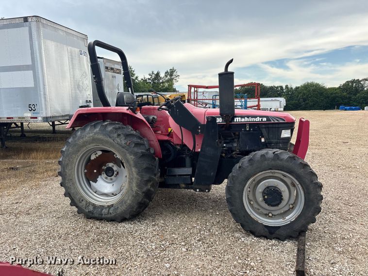 image for item ER3012 2011 Mahindra 6530 MFWD tractor