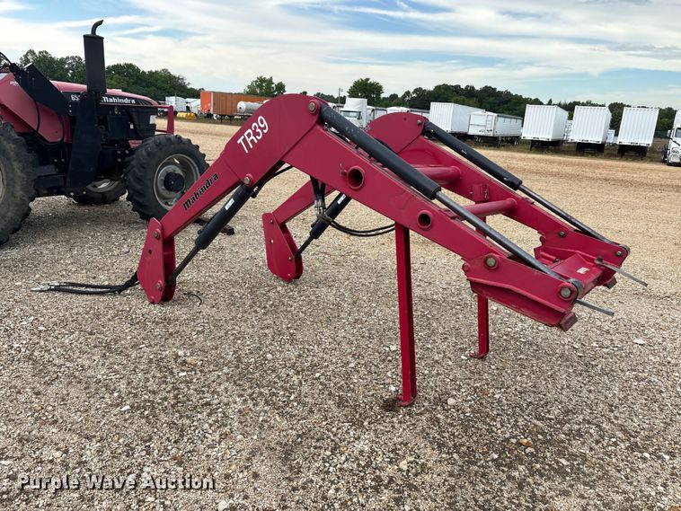 image for item ER3012 2011 Mahindra 6530 MFWD tractor