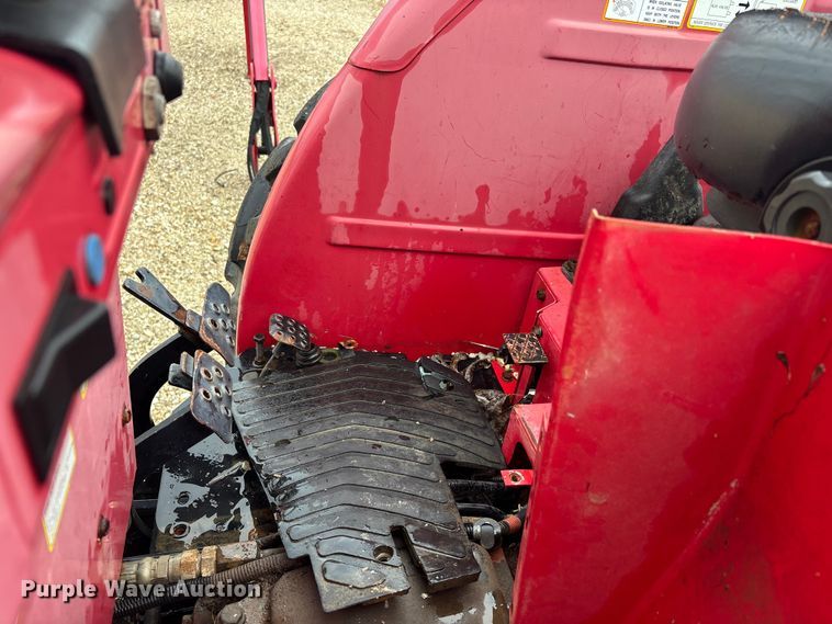 image for item ER3012 2011 Mahindra 6530 MFWD tractor
