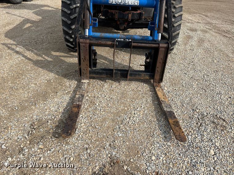 image for item ER3027 2004 New Holland TL90A MFWD tractor