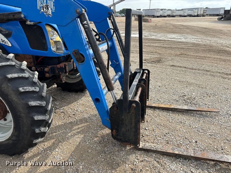 image for item ER3027 2004 New Holland TL90A MFWD tractor