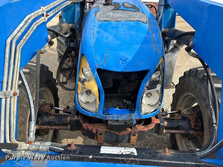 image for item ER3027 2004 New Holland TL90A MFWD tractor