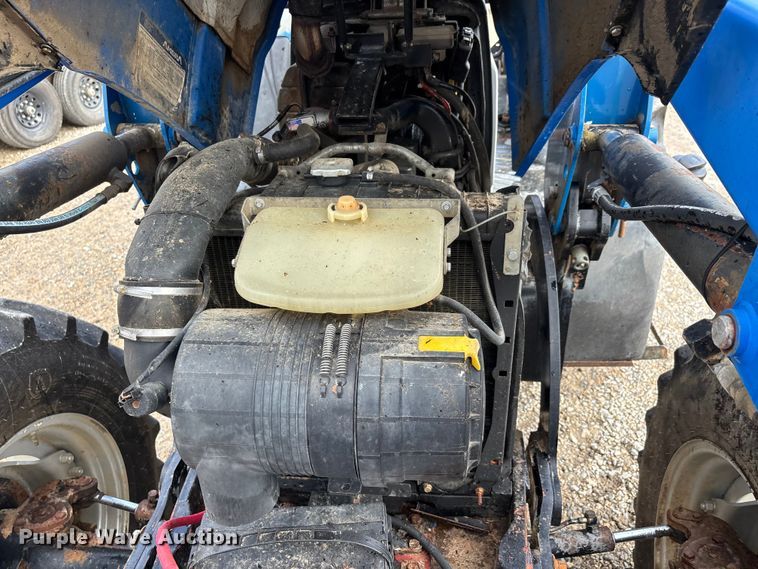 image for item ER3027 2004 New Holland TL90A MFWD tractor