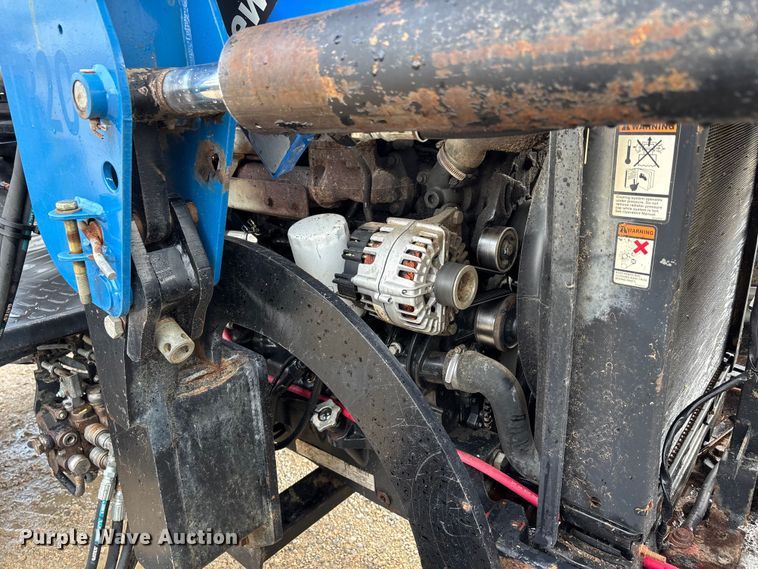 image for item ER3027 2004 New Holland TL90A MFWD tractor