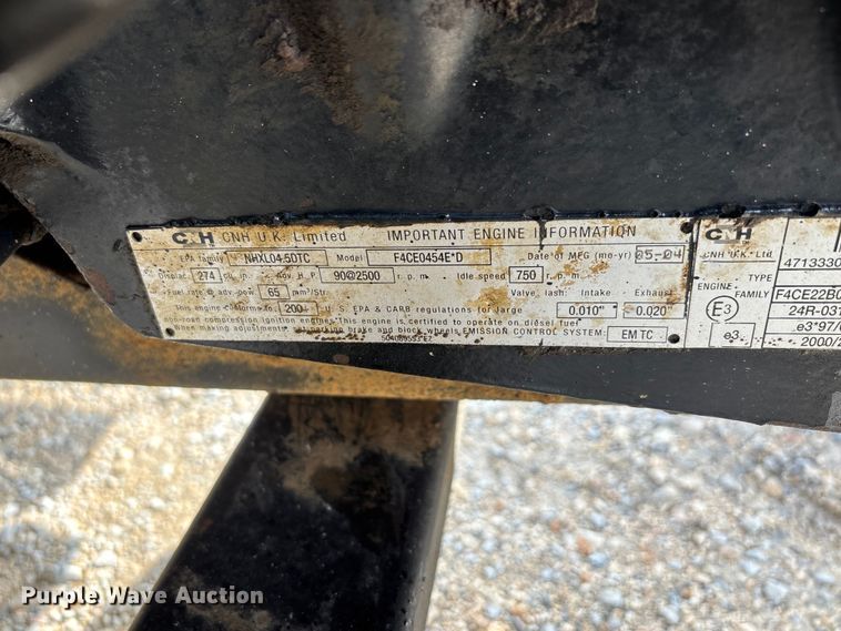 image for item ER3027 2004 New Holland TL90A MFWD tractor