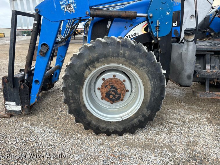image for item ER3027 2004 New Holland TL90A MFWD tractor