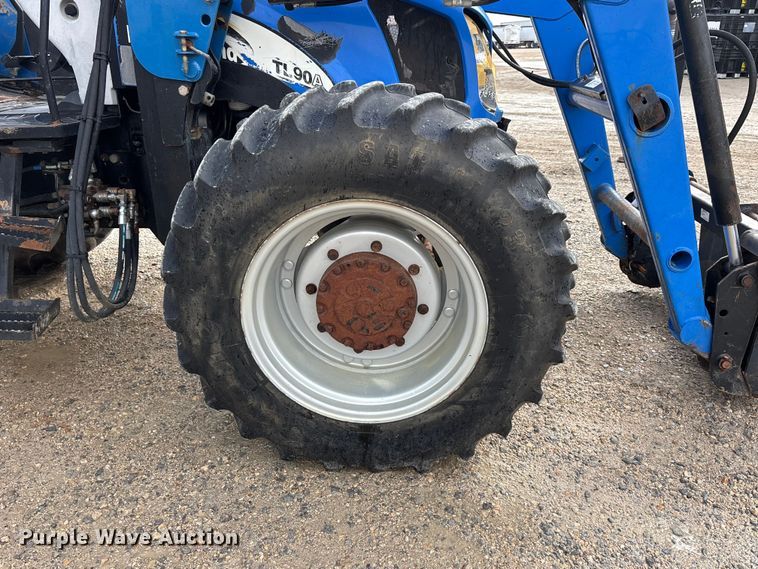 image for item ER3027 2004 New Holland TL90A MFWD tractor