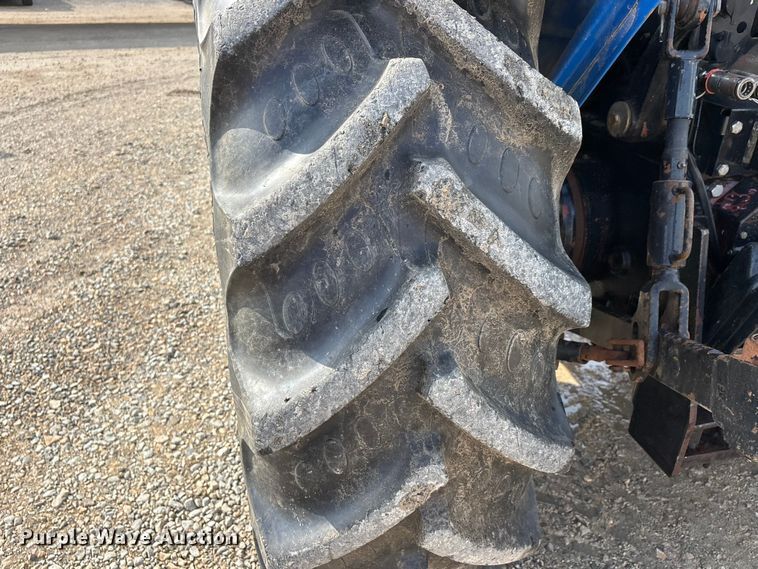 image for item ER3027 2004 New Holland TL90A MFWD tractor