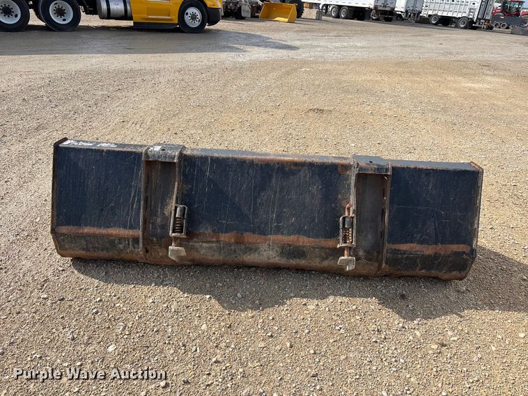 image for item ER3027 2004 New Holland TL90A MFWD tractor