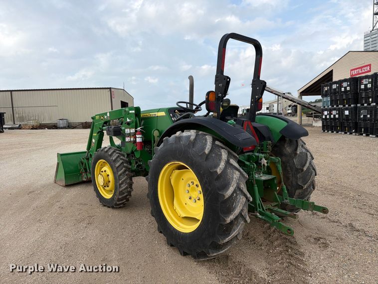 image for item ER3031 2017 John Deere 5065E MFWD tractor