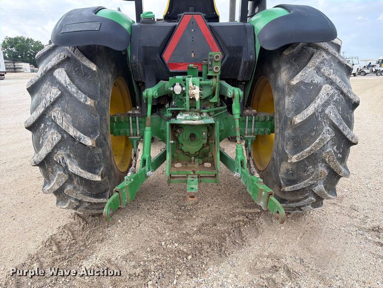 image for item ER3031 2017 John Deere 5065E MFWD tractor