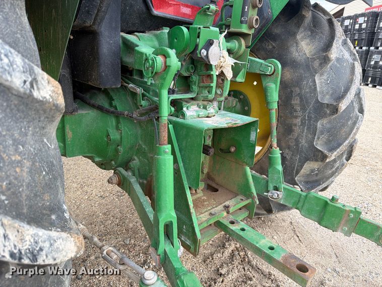 image for item ER3031 2017 John Deere 5065E MFWD tractor