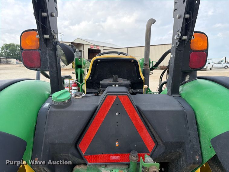 image for item ER3031 2017 John Deere 5065E MFWD tractor