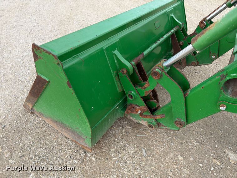 image for item ER3031 2017 John Deere 5065E MFWD tractor