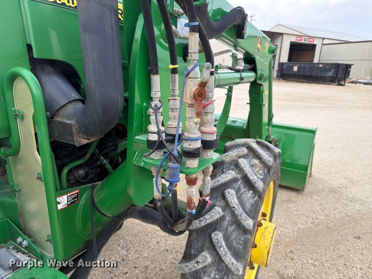 image for item ER3031 2017 John Deere 5065E MFWD tractor