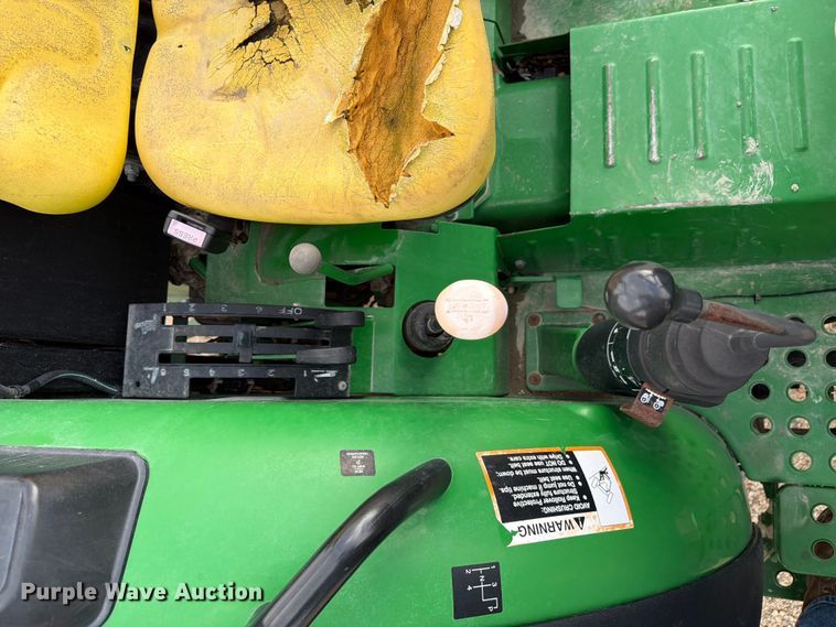 image for item ER3031 2017 John Deere 5065E MFWD tractor