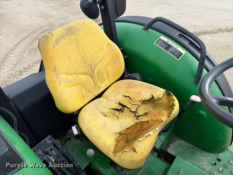 image for item ER3031 2017 John Deere 5065E MFWD tractor