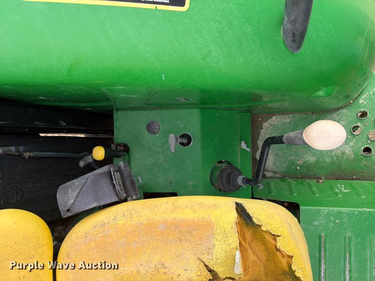 image for item ER3031 2017 John Deere 5065E MFWD tractor