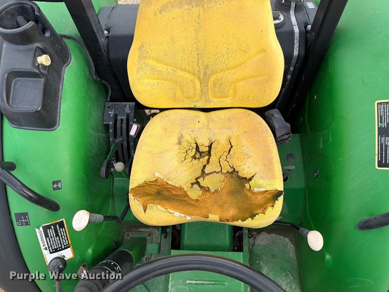 image for item ER3031 2017 John Deere 5065E MFWD tractor