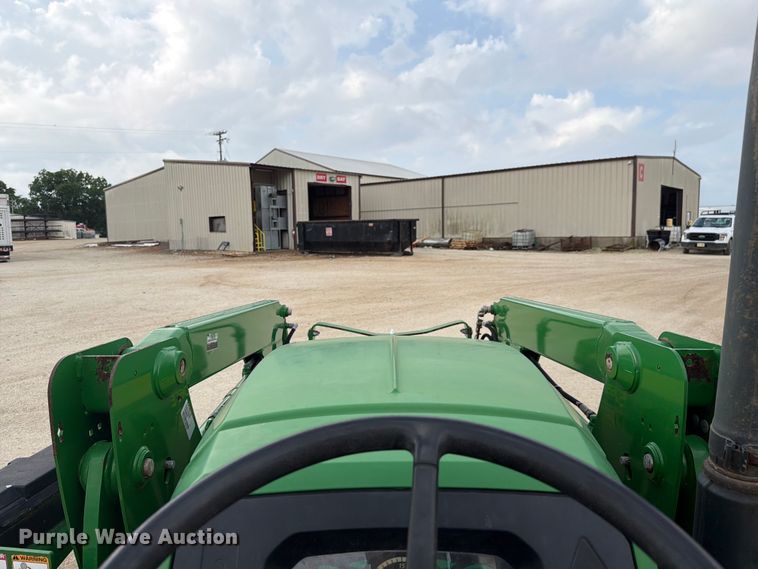 image for item ER3031 2017 John Deere 5065E MFWD tractor